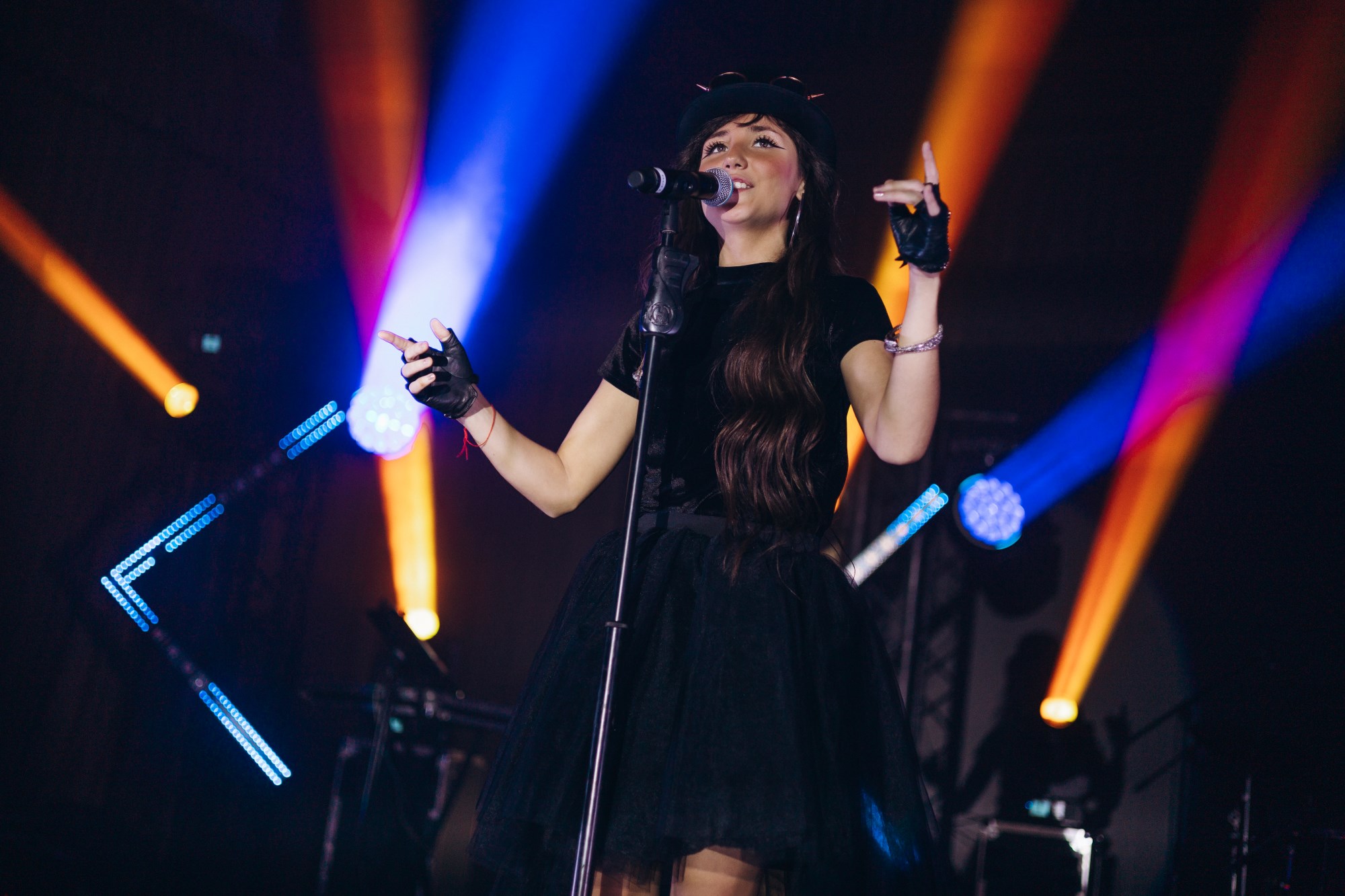 Після хіта «Питань нема» VICTORIA NIRO повертається з трендовою прем’єрою «Все по плану»